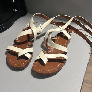 LAST CALL ☎️ Tory Burch Ivory Strappy Sandals - 6